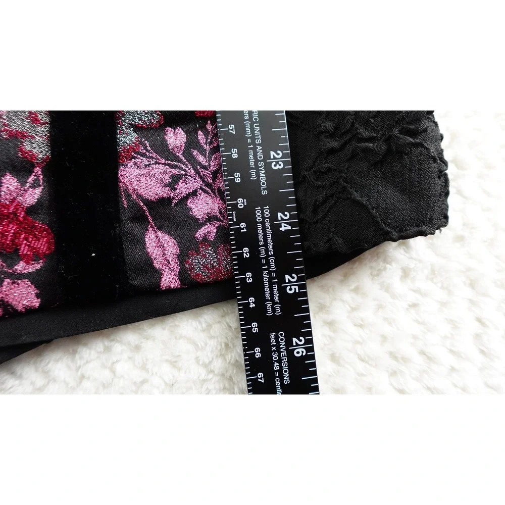 Eva Mendes Rose Embossed Skirt NY & Co Black Red Embroidered 20+